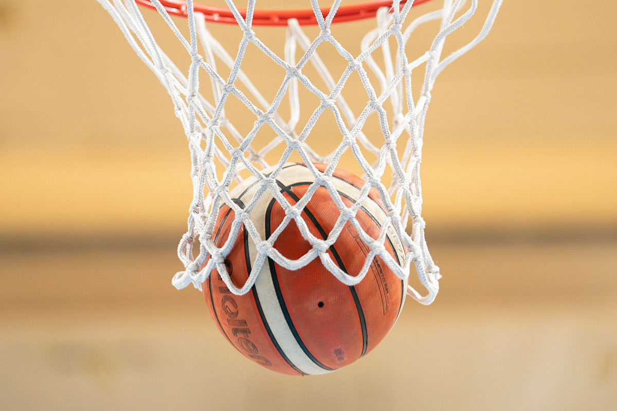 ליגת התיכונים - ההצגה הכי טובה בעיר