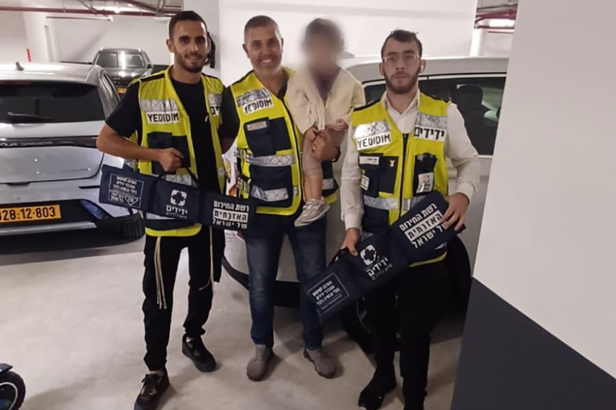 פעוט ננעל ברכב וחולץ בשלום על ידי מתנדבי ידידים
