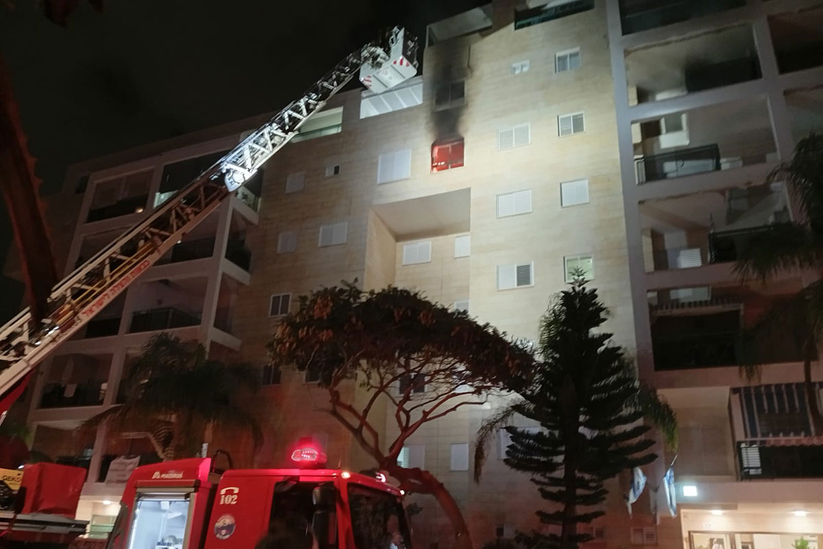 פצועים בינוני וקל בשריפה שפרצה בבניין מגורים באשדוד