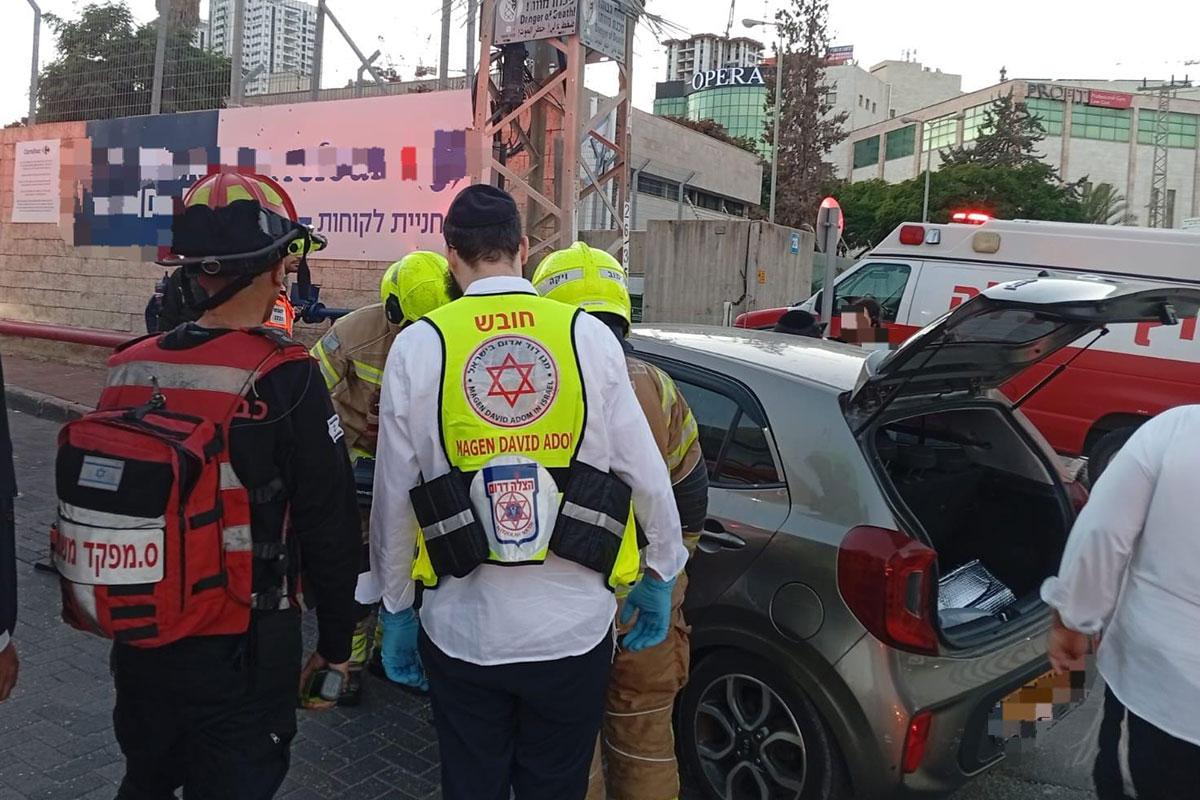 פצועים בינוני וקל בתאונת דרכים ברח׳ האורגים