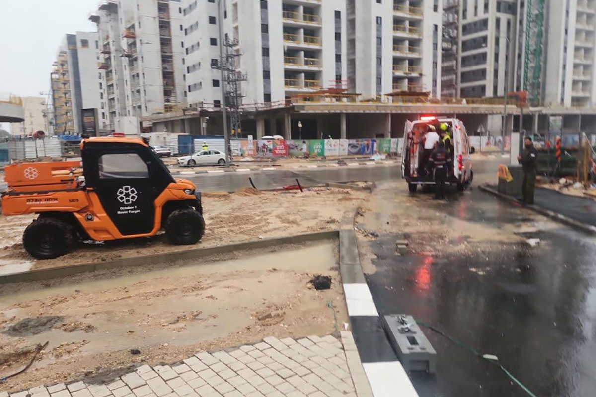 נפל אל מותו מגובה 16 קומות באתר בניה בשדרות הרצל