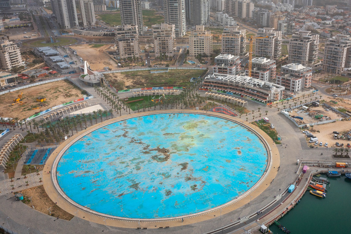 תיעוד וידאו: לא מוצאים פיתרון לאגם במרינה