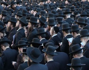 כשהשקט מלמעלה מדליק את הרחוב - ההתעוררות של חסידות גור