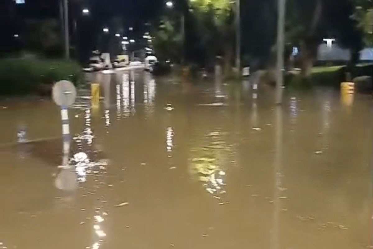 גשמים כבדים ורוחות חזקות מאוד באשדוד: הצפות במספר רחובות, אין נפגעים