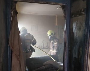 שריפה פרצה בדירה בקומה השנייה בבניין מגורים בן ארבע קומות באשדוד