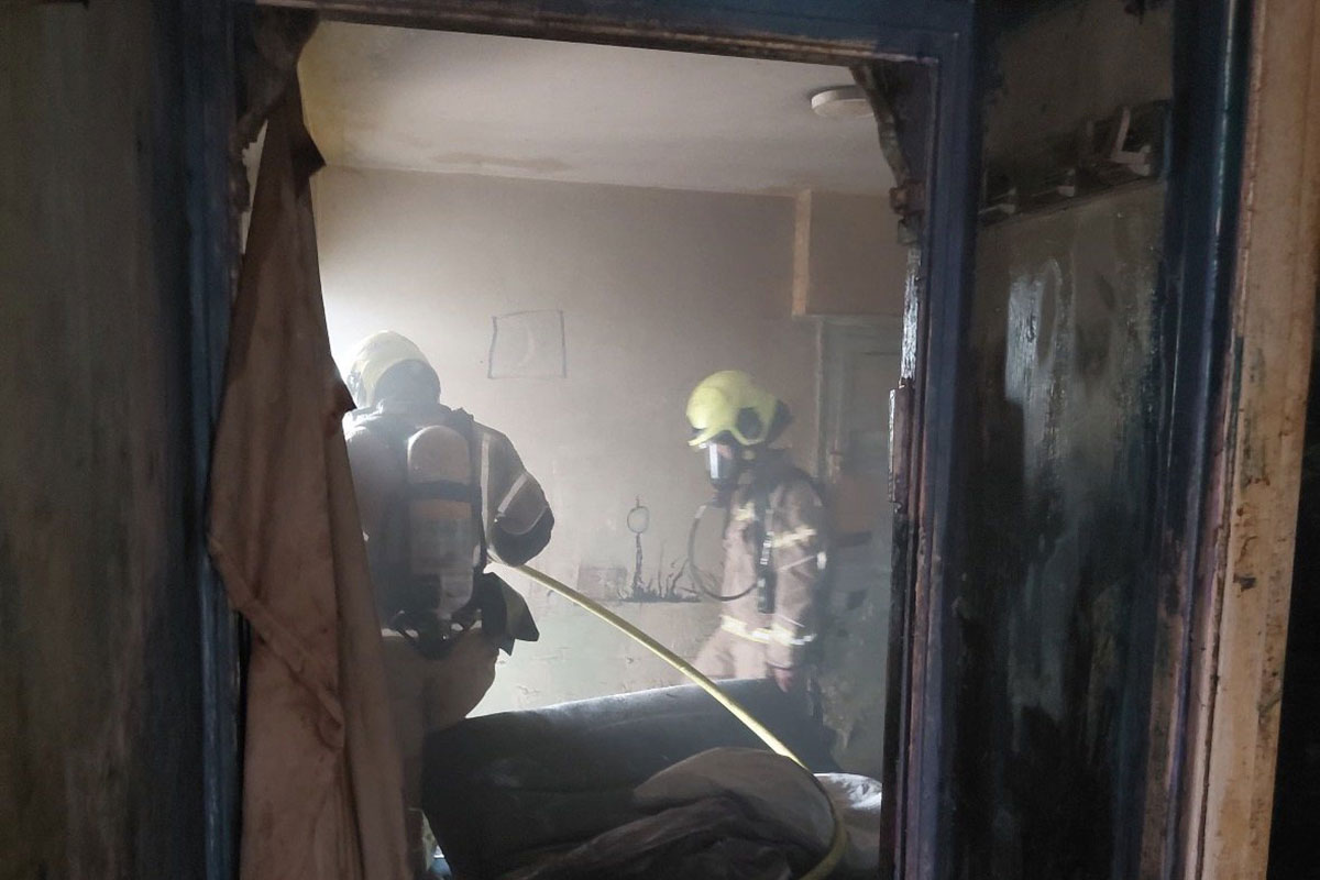 שריפה פרצה בדירה בקומה השנייה בבניין מגורים בן ארבע קומות באשדוד