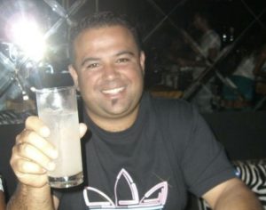 רני אלבז מפרגן לאמא מרגלית: פותח את מסעדת ״מרגול״