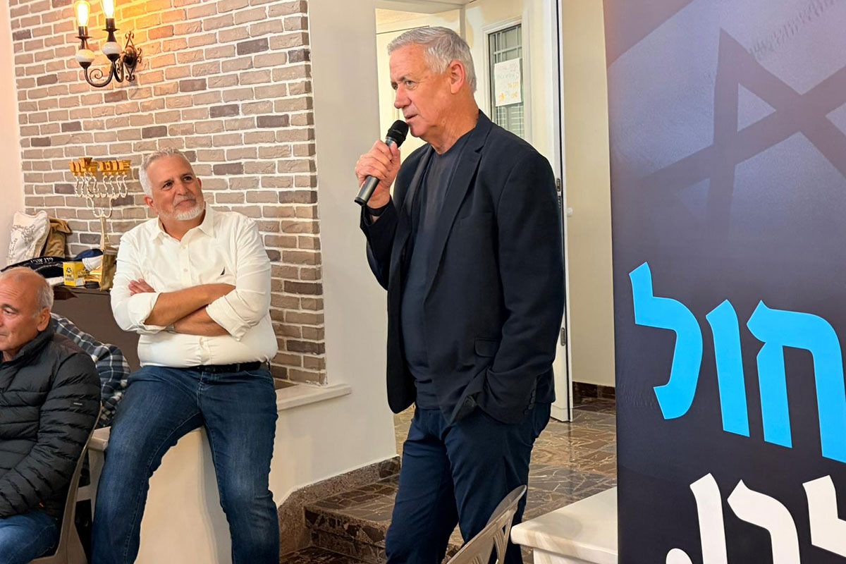 בני גנץ התארח אצל חבר המועצה דויד אסייג לכנס פעילים