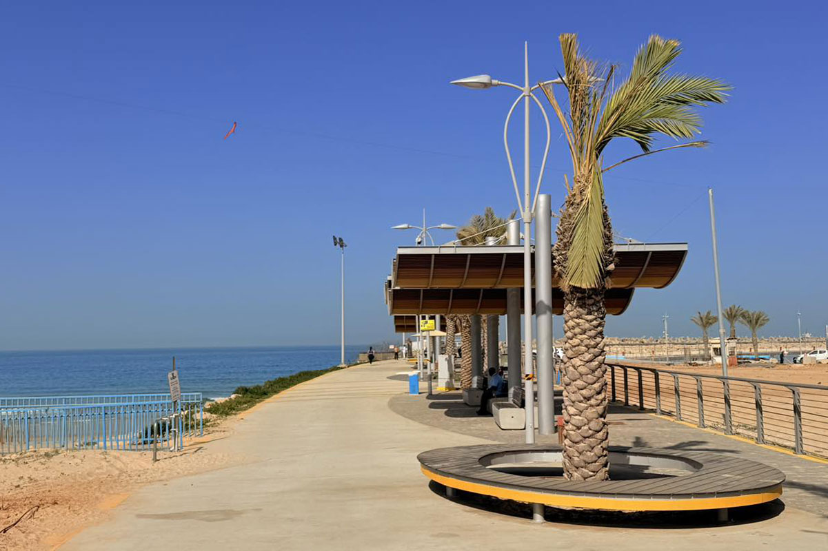 פינת חמד חדשה מול הים: שיפוץ טיילת חוף גיל לזכרו של גיל שניאור ז"ל