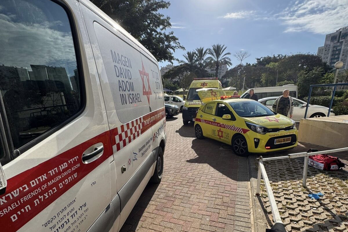 נפילה מגובה ברחוב פתח תקווה ברובע ט׳ באשדוד