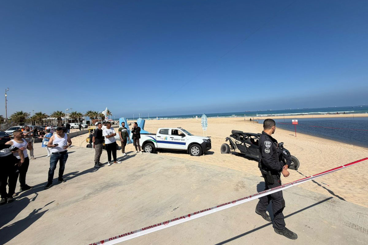 נמשכים החיפושים אחר הצעיר שטבע בחוף לידו