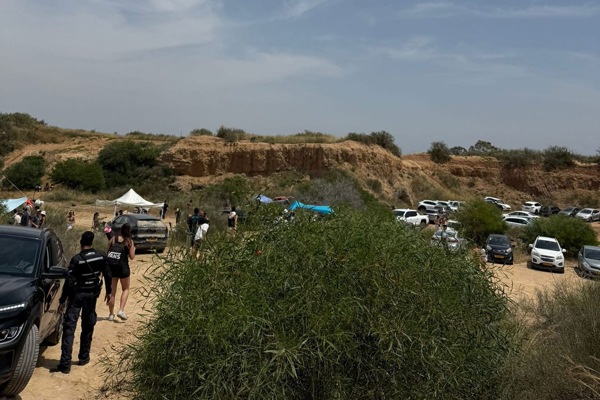 שוטרי תחנת אשדוד פיזרו מסיבת טבע בלתי חוקית באזור חוף החשמל