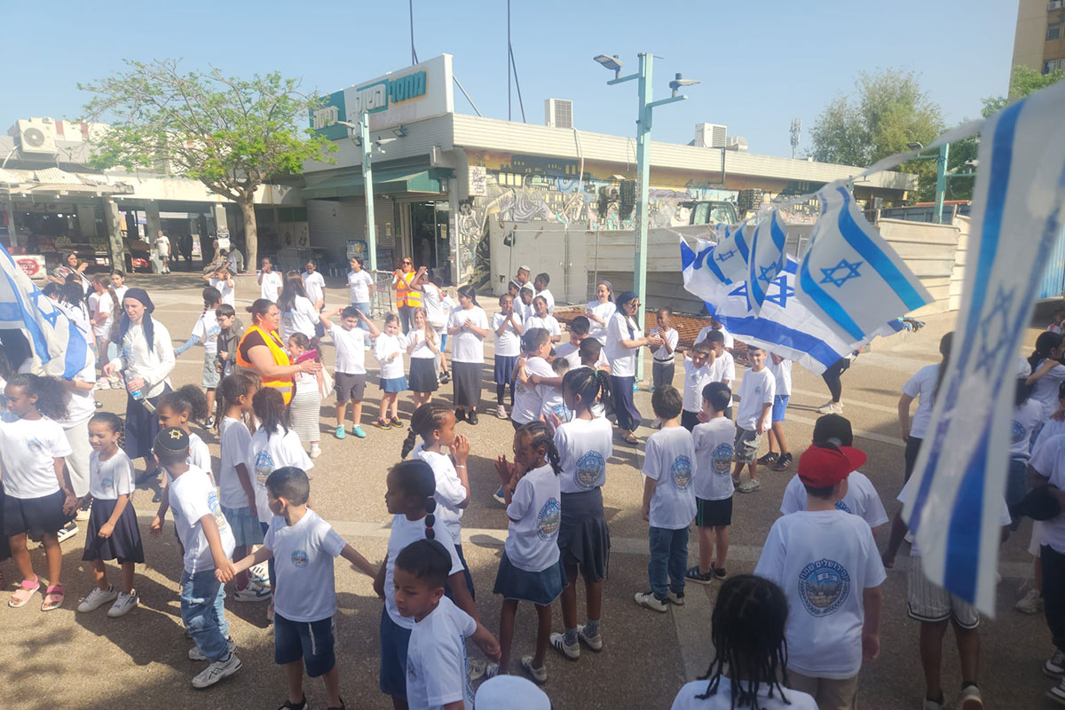 תהלוכה מרגשת של תלמידי בית ספר “יד שבתאי” ליום ירושלים
