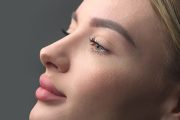 מזום ועד: TikTok כללית אסתטיקה על איך ניתוח אף הפך לאחד הניתוחים המבוקשים בעולם