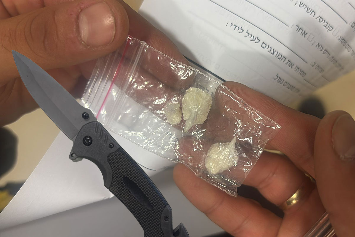 קטין נעצר באשדוד לאחר מרדף: סכין וחומר החשוד כסם נתפסו על גופו