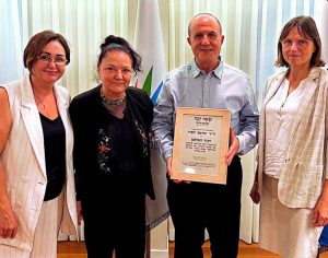 ראש העיר ד"ר יחיאל לסרי הוכתר כ"יקיר אולפן שפה יפה" על תרומתו לקליטת העלייה