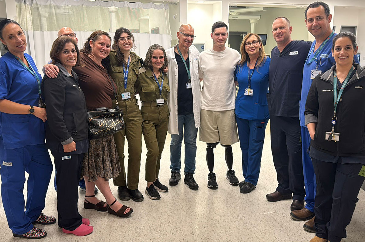 שנה אחרי שנפצע אנוש בעזה: קובי פגש לראשונה את הצוותים שהצילו את חייו