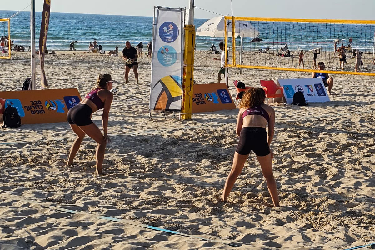 הכדור עף, האדרנלין עולה: חצאי הגמר והגמר בחוף הקשתות