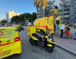 בן 70 פונה במצב קשה לאחר שלקה במכת חום באשדוד: גל החום מחייב ערנות מיוחדת
