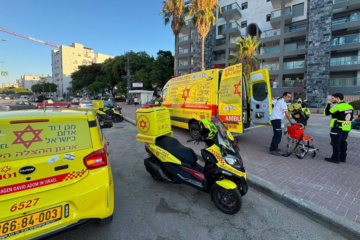 בן 70 פונה במצב קשה לאחר שלקה במכת חום באשדוד: גל החום מחייב ערנות מיוחדת