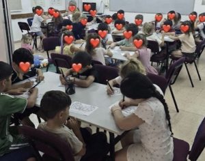 מאתגר לפתרון: קהילת ההורים שהצליחה להקים קייטנת אוגוסט