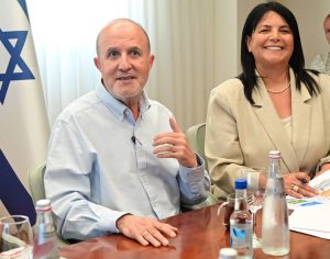 ראש העיר הציג את היערכות מערכת החינוך לשנת הלימודים תשפ"ז