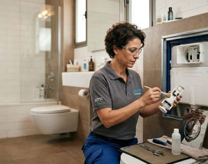 תחזוקה מונעת לניאגרת פלסאון: המדריך להארכת חיי האסלה הסמויה