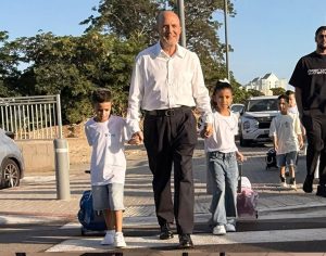 ראש העיר פתח את שנת הלימודים בבית הספר שחקים, ויצא לסיור במוסדות החינוך בעיר