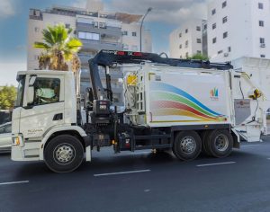 שוויץ בדרך: שלוש חברות, 39 משאיות: מהפכת פינוי האשפה באשדוד יוצאת לדרך
