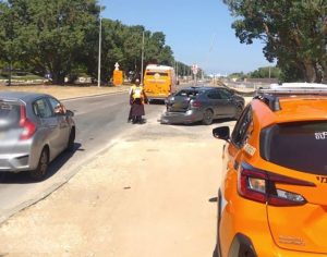תאונה בין משאית לרכב פרטי באשדוד: שלושה נפצעו באורח קל