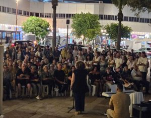 "סלון עוטף" באשדוד: ערב של זיכרון, תפילה וסיפורי השבעה באוקטובר