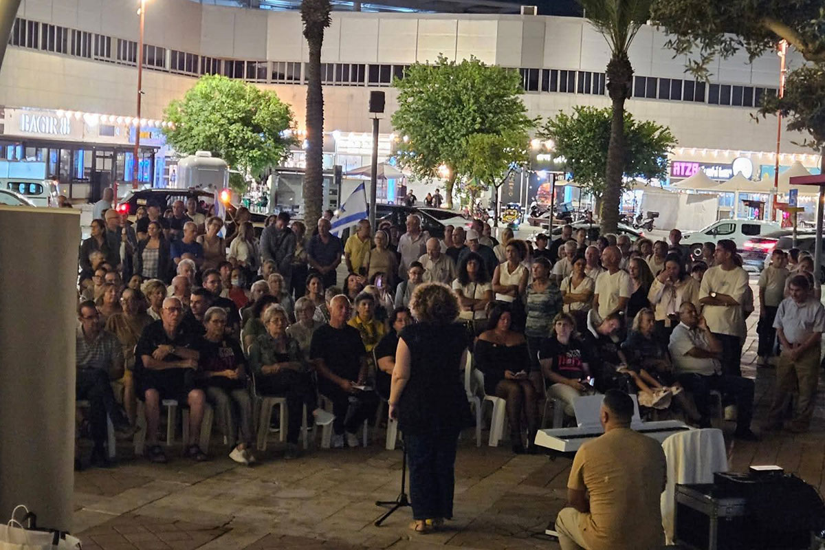 "סלון עוטף" באשדוד: ערב של זיכרון, תפילה וסיפורי השבעה באוקטובר