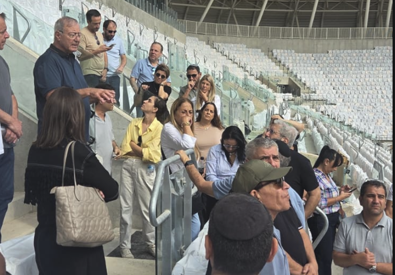 יורם אסרף הוביל את מנהלי החברה העירונית לסיור באצטדיון החדש ובבריכה האולימפית