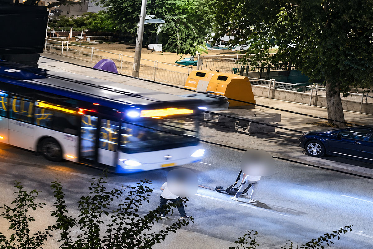 בן 14 על קורקינט חשמלי נפגע מאוטובוס באשדוד: עד מתי?