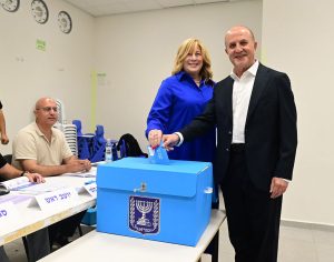 ראש העיר לסרי ביום הבחירות: ״מותר לנו לחשוב אחרת, אבל אסור לנו לשכוח לכבד״