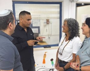 עו״ד אופיר לסרי סייר הבוקר במעון היום ״אילנות״