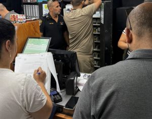 מבצע אכיפה משולב בסופר באשדוד: ליקויים תברואתיים, חשדות להעלמת הכנסות והעסקה ללא דיווח