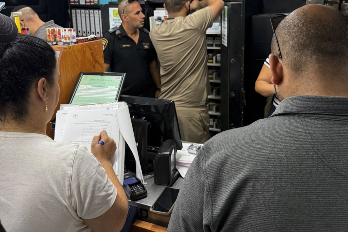 מבצע אכיפה משולב בסופר באשדוד: ליקויים תברואתיים, חשדות להעלמת הכנסות והעסקה ללא דיווח